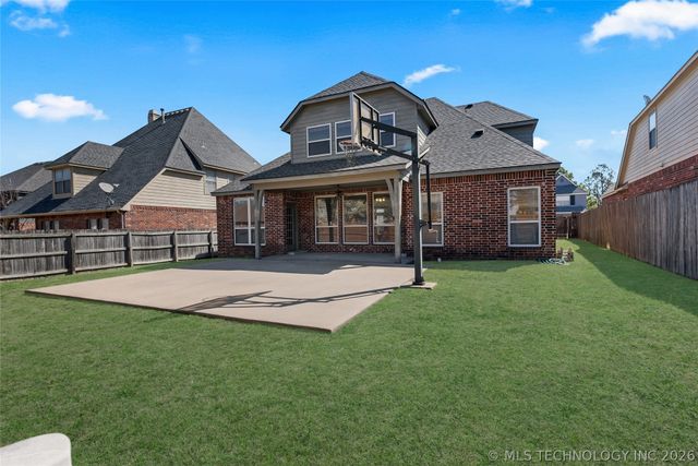 808 S Butternut Avenue, Broken Arrow, OK 74012
