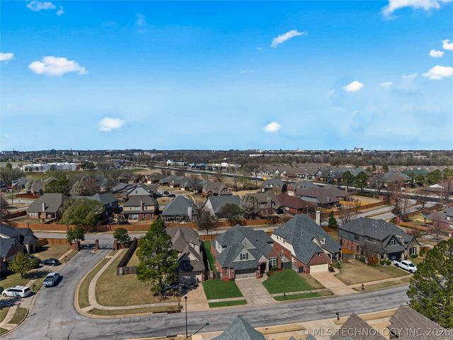 808 S Butternut Avenue, Broken Arrow, OK 74012