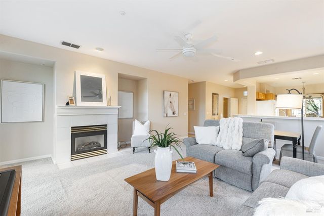 274 Red Mountain Dr, Cloverdale, CA 95425