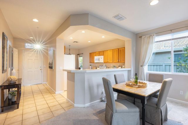 274 Red Mountain Dr, Cloverdale, CA 95425