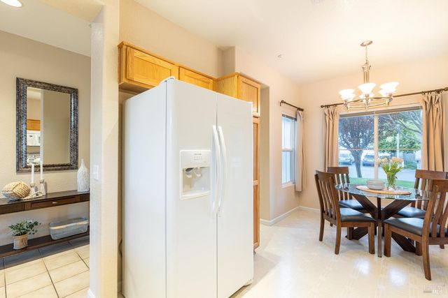 274 Red Mountain Dr, Cloverdale, CA 95425