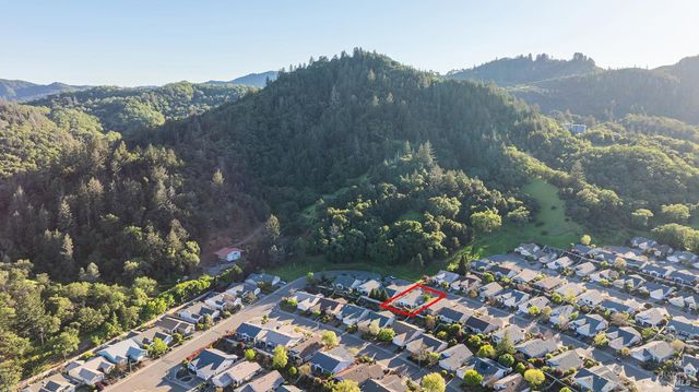 274 Red Mountain Dr, Cloverdale, CA 95425