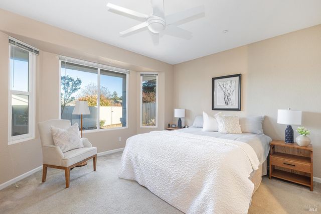 274 Red Mountain Dr, Cloverdale, CA 95425