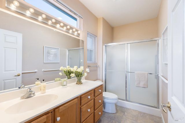 274 Red Mountain Dr, Cloverdale, CA 95425