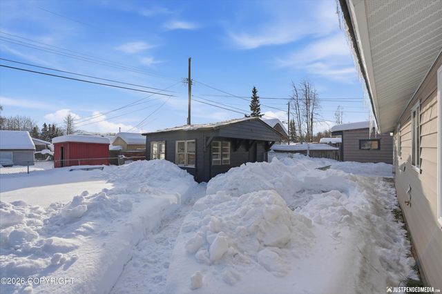 1415 Twining Drive, Anchorage, AK 99504