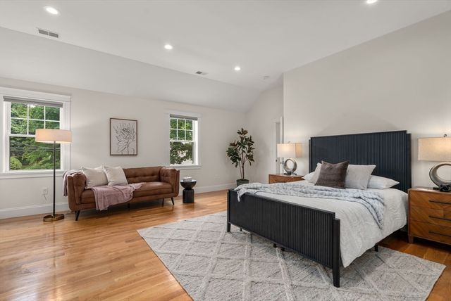 79 Grove St, Winchester, MA 01890