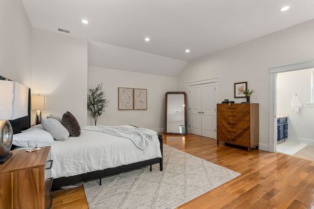 79 Grove St, Winchester, MA 01890