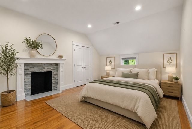79 Grove St, Winchester, MA 01890