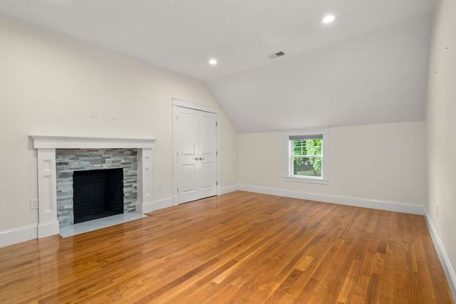 79 Grove St, Winchester, MA 01890
