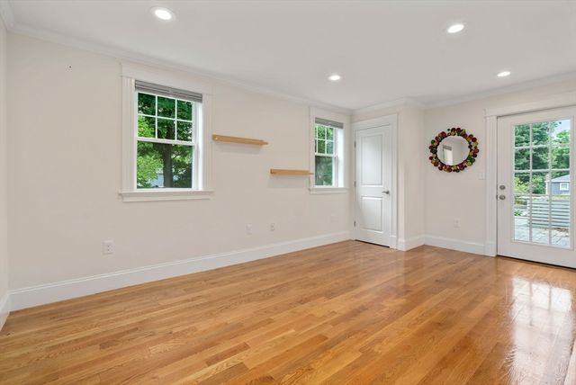 79 Grove St, Winchester, MA 01890