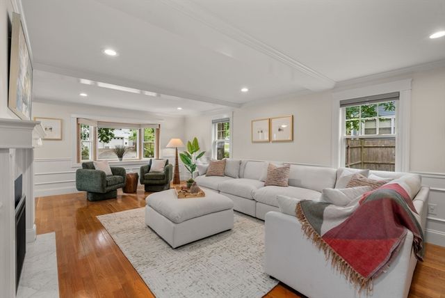 79 Grove St, Winchester, MA 01890