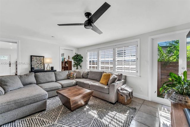 2220 SW 25th St, Miami, FL 33133