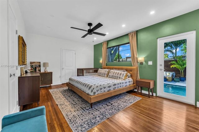 2220 SW 25th St, Miami, FL 33133