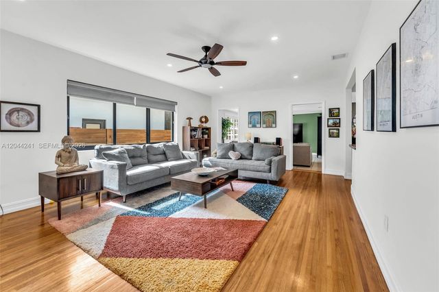 2220 SW 25th St, Miami, FL 33133