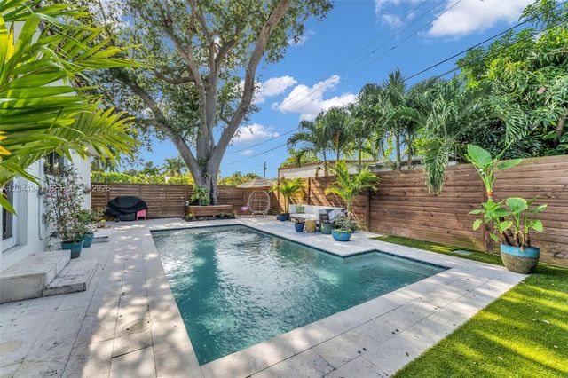 2220 SW 25th St, Miami, FL 33133