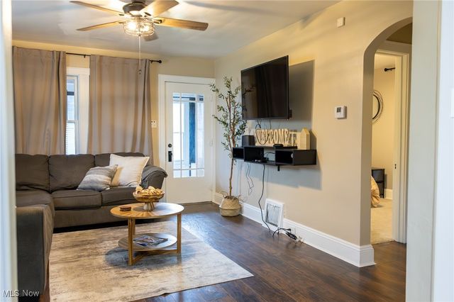 2179 Glenmount Avenue, Akron, OH 44319