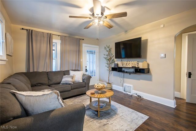 2179 Glenmount Avenue, Akron, OH 44319