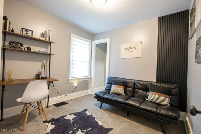 2179 Glenmount Avenue, Akron, OH 44319