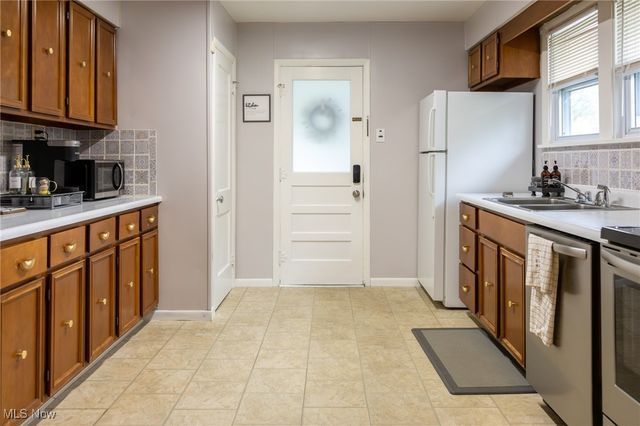 2179 Glenmount Avenue, Akron, OH 44319