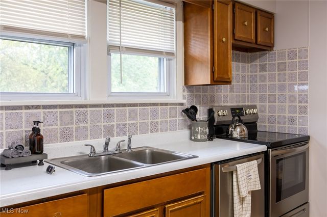 2179 Glenmount Avenue, Akron, OH 44319