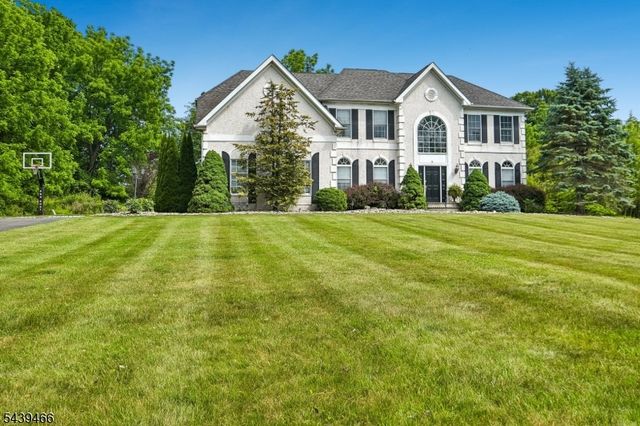 9 Steeplechase Lane, Franklin Twp., NJ 08802