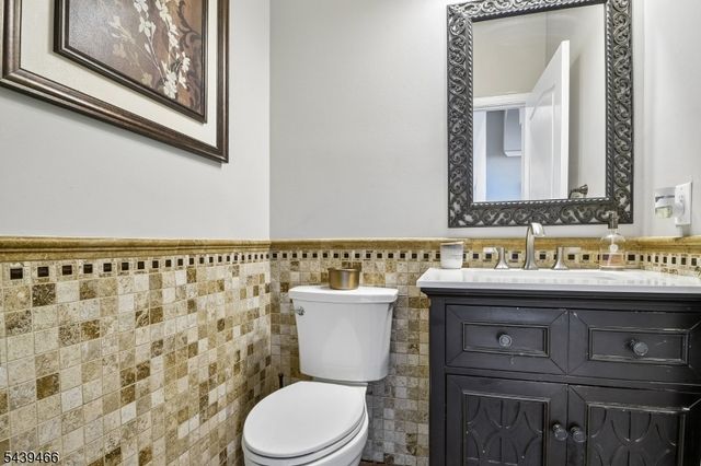9 Steeplechase Lane, Franklin Twp., NJ 08802