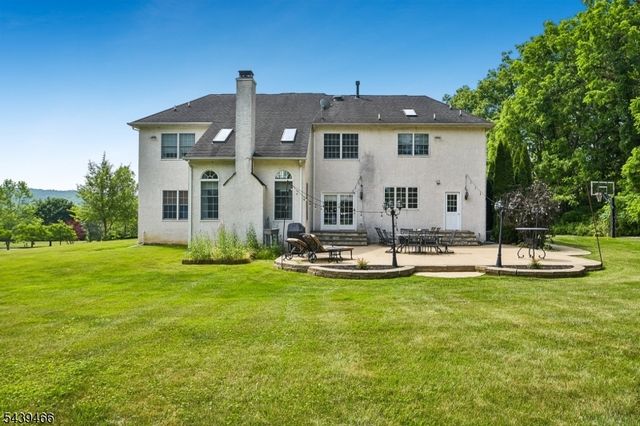 9 Steeplechase Lane, Franklin Twp., NJ 08802