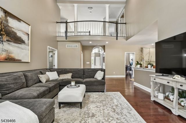 9 Steeplechase Lane, Franklin Twp., NJ 08802