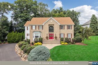 4 Moccasin Court, Mahwah, NJ 07430
