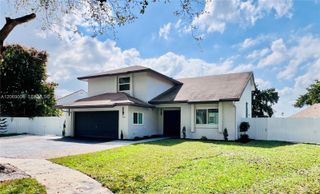 750 SW 98th Avenue, Pembroke Pines, FL 33025