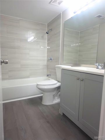 651 Green Jade Drive G, Fenton, MO 63026