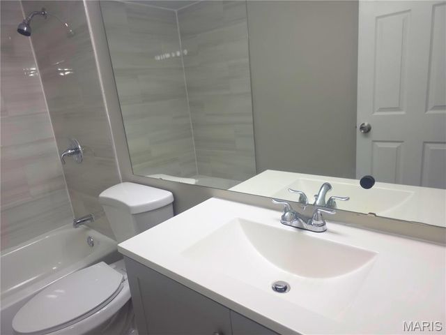 651 Green Jade Drive G, Fenton, MO 63026