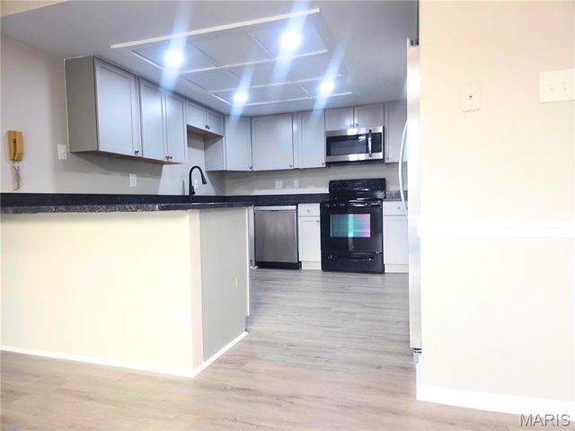 651 Green Jade Drive G, Fenton, MO 63026