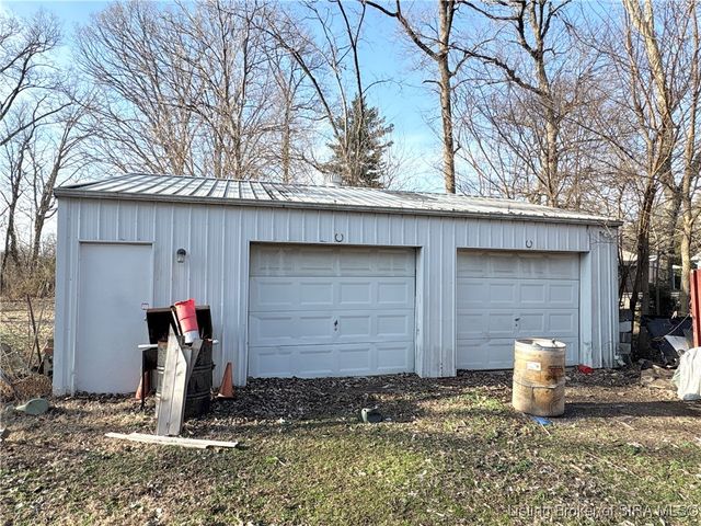 2127 Middle Road, Jeffersonville, IN 47130