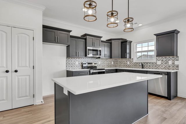 382 Kingland Ln, Clarksville, TN 37043