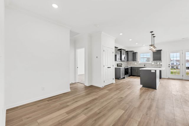 382 Kingland Ln, Clarksville, TN 37043