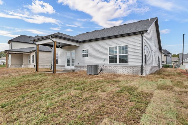 382 Kingland Ln, Clarksville, TN 37043