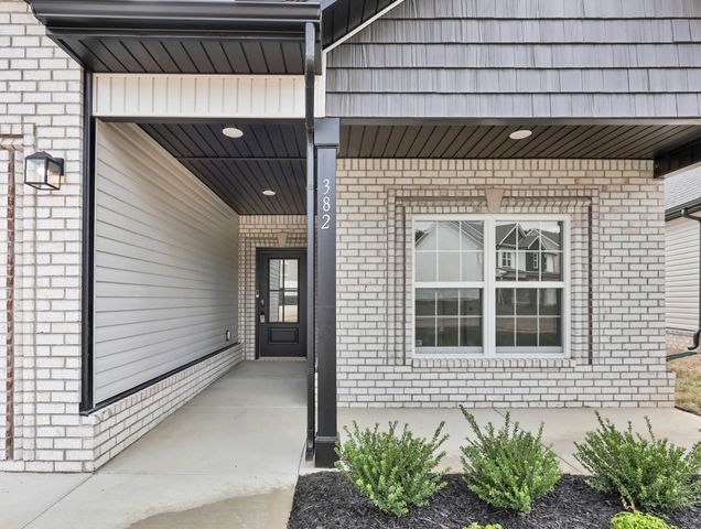 382 Kingland Ln, Clarksville, TN 37043