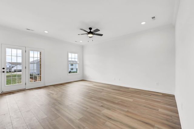 382 Kingland Ln, Clarksville, TN 37043