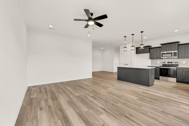 382 Kingland Ln, Clarksville, TN 37043