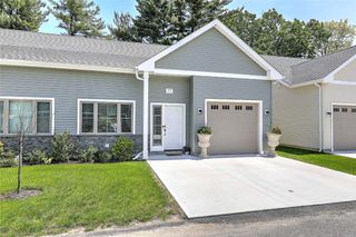 77 West Valley Circle 77, West Warwick, RI 02893