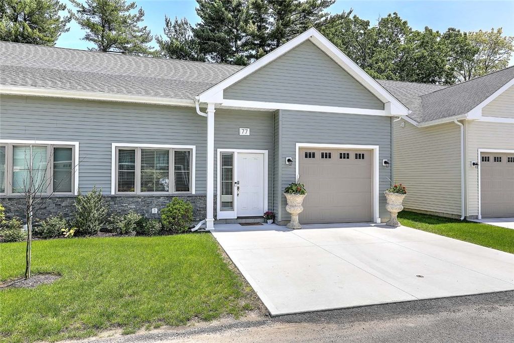 77 West Valley Circle 77, West Warwick, RI 02893