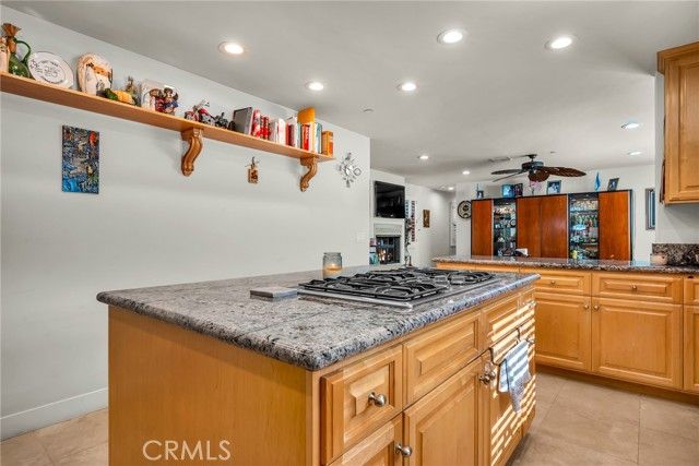 236 8th St, Seal Beach, CA 90740