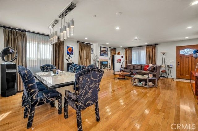 236 8th St, Seal Beach, CA 90740