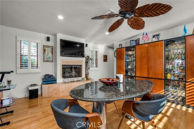 236 8th St, Seal Beach, CA 90740