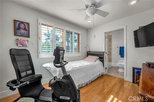 236 8th St, Seal Beach, CA 90740