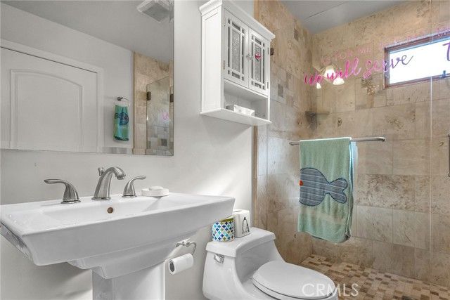 236 8th St, Seal Beach, CA 90740