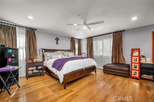 236 8th St, Seal Beach, CA 90740