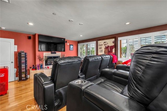 236 8th St, Seal Beach, CA 90740