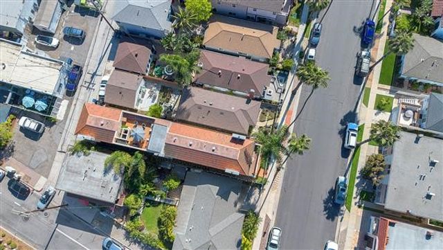 236 8th St, Seal Beach, CA 90740